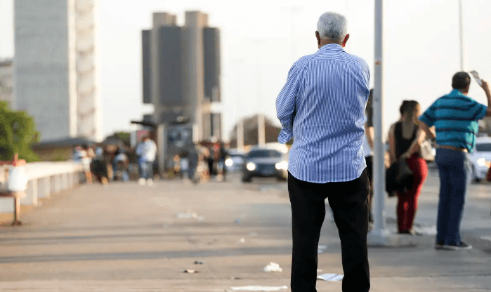 Brasil registra 50 mil casos a mais de violência contra idosos em 2023