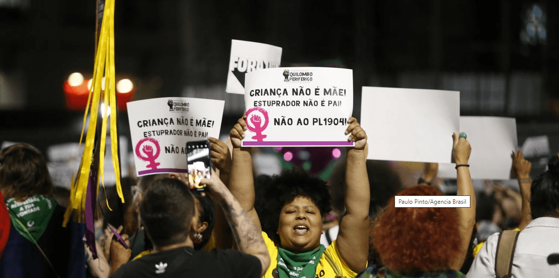 Manifestantes vão às ruas contra PL que equipara aborto a homicídio