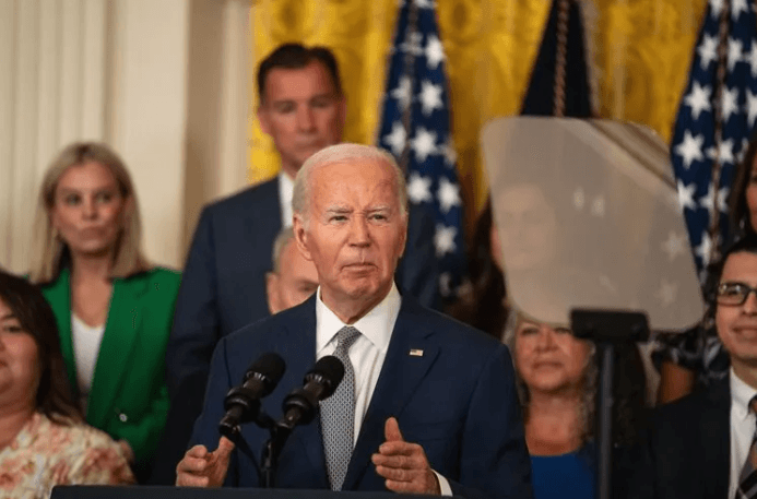 Biden desiste de candidatura à reeleição para a presidência dos EUA