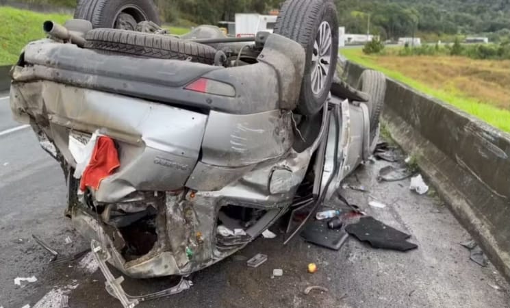 Dunga, ex-capitão do tetra, sofre acidente de carro no Paraná