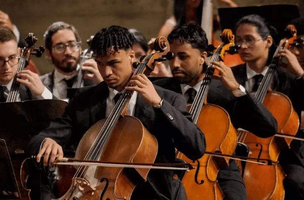 Concerto Imperdível da Orquestra Juvenil Heliópolis em Caraguatatuba: Música e Solidariedade no Teatro Mario Covas