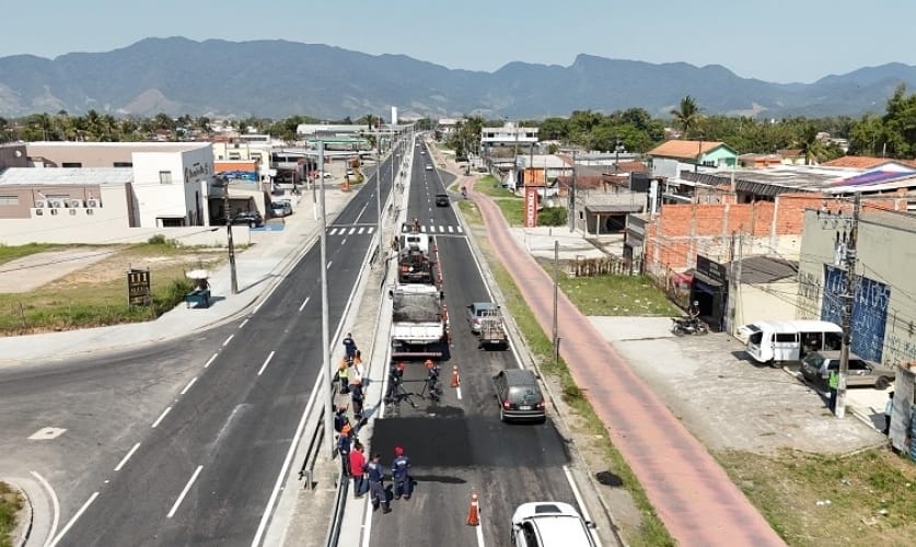 DER retoma colocação de lombadas e faixas elevadas na SP-55