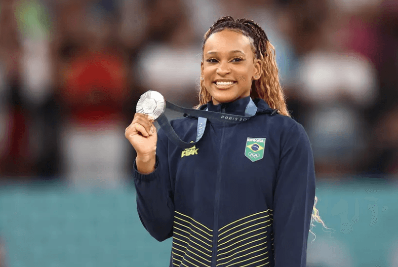 Rebeca Andrade brilha em Paris 2024 e se torna a maior medalhista olímpica brasileira