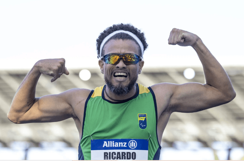 Ricardo Gomes conquista ouro nos 100m da classe T37 nas paralimpíadas de Paris