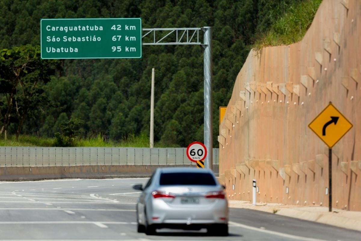 Feriado deve levar 147 mil veículos à Rodovia dos Tamoios; concessionária prepara operação especial