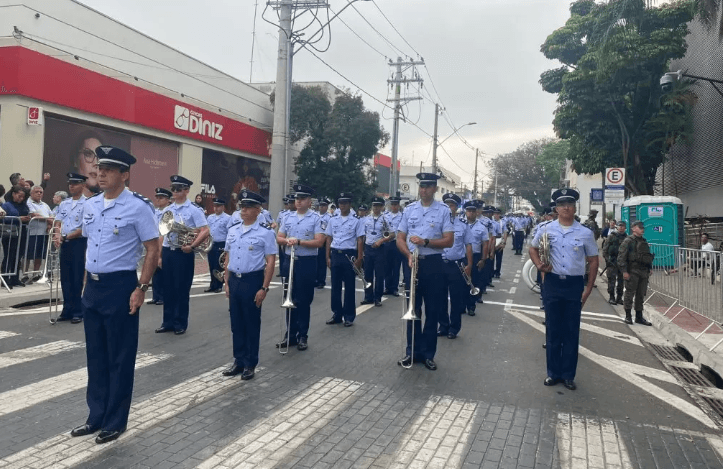 Desfile da Independência atrai mais de 7 mil pessoas em São José dos Campos