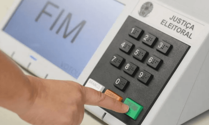 Vai viajar nas Eleições 2026? Prazo para pedir o Voto em Trânsito começou; veja as regras