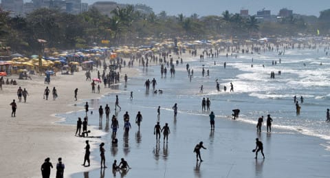 Cetesb aponta 12 praias impróprias para banho no Litoral Norte de SP