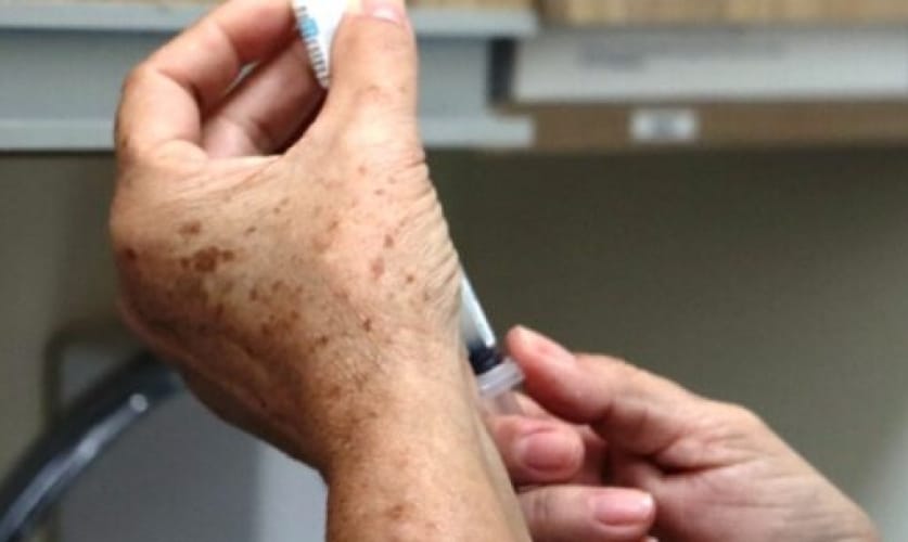 Caraguatatuba amplia vacinação contra a dengue para jovens de até 15 anos