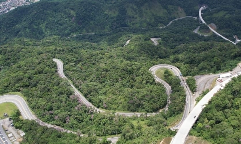 Rodovia dos Tamoios deve receber 172 mil veículos no feriadão da Proclamação da República