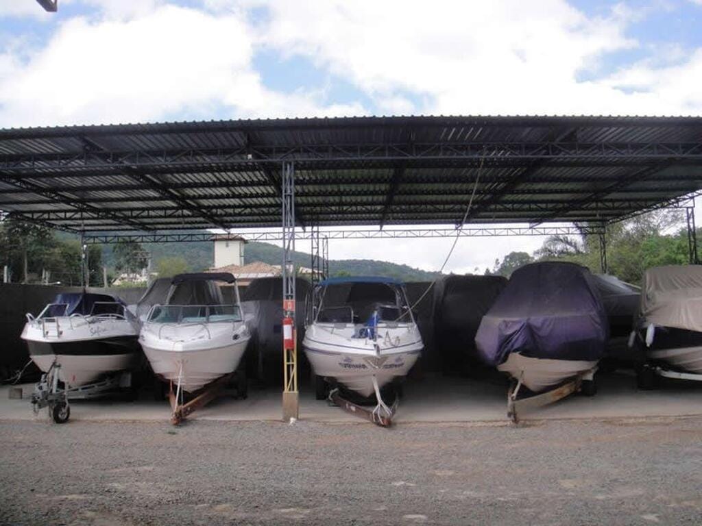 Ilhabela oferece cursos gratuitos de eletricista para manutenção de embarcações