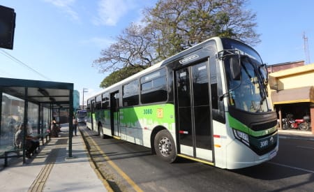 Jacareí amplia horários de atendimento e novos ônibus no transporte público