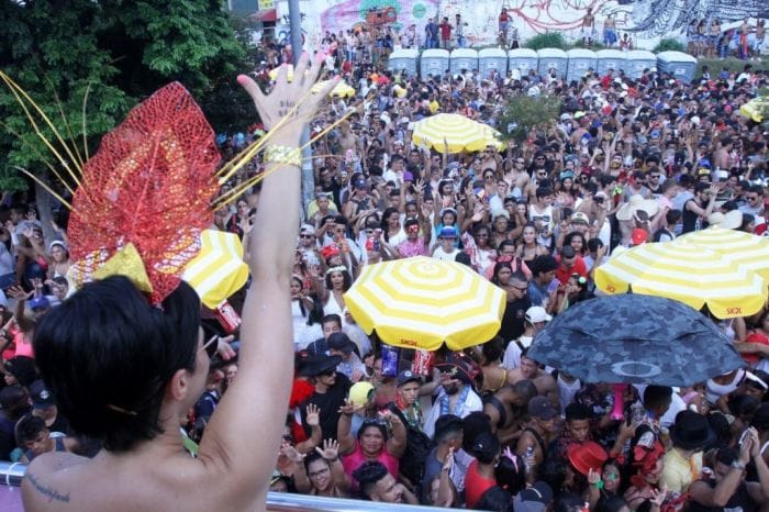 Carnaval 2025 deve injetar R$ 970 milhões no Vale do Paraíba