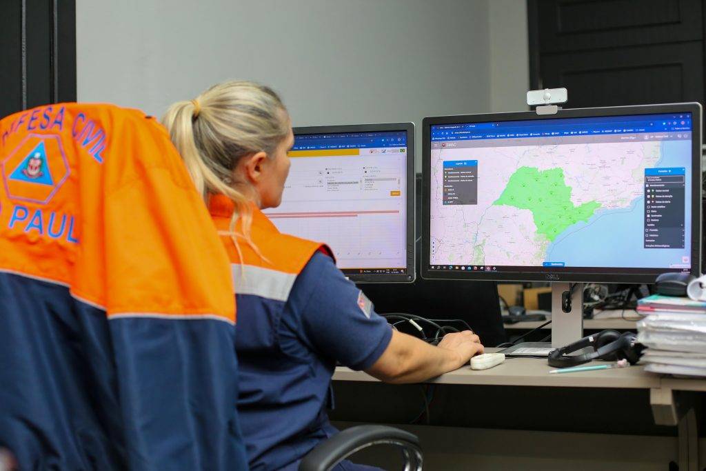 Defesa Civil de SP emite alerta para temporais até terça-feira (11)