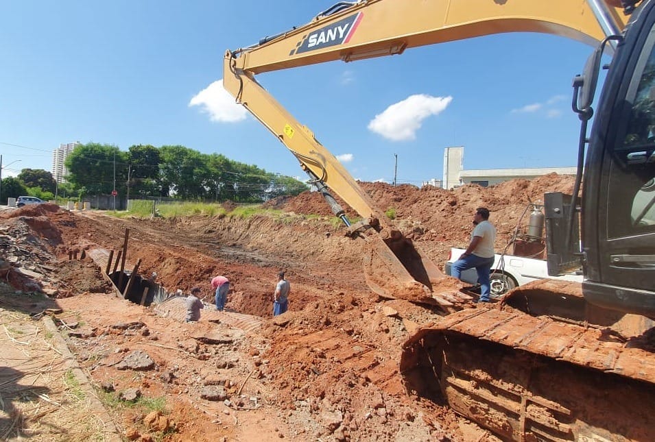 Taubaté inicia obra emergencial na galeria de águas pluviais da Av. Antônio Philadelpho Pinto