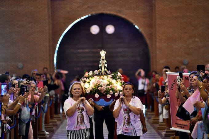 Santuário de Aparecida recebe 12ª Romaria do Terço das Mulheres
