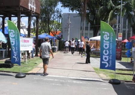 Feira dos Trilhos agita o sábado em Jacareí com atrações culturais e Kombi Literária