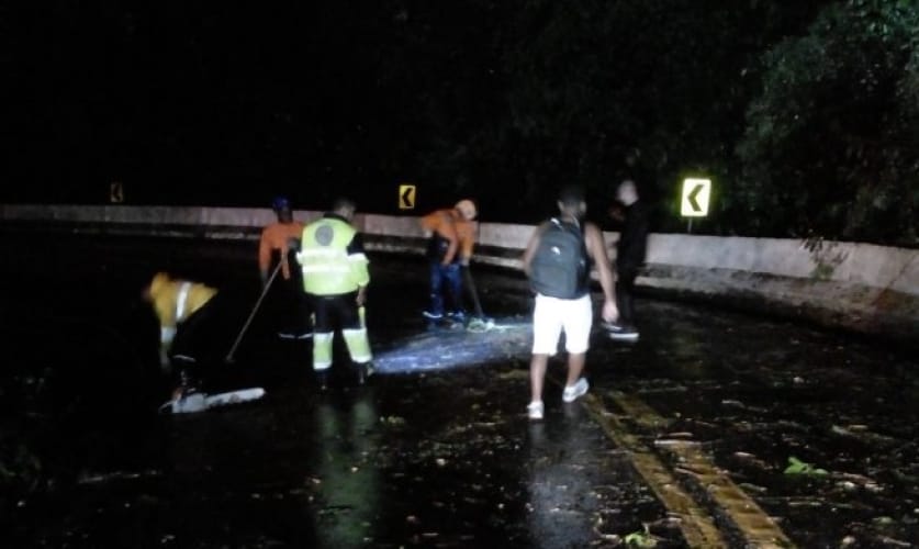 São Sebastião entra em estado de alerta após fortes chuvas e registra danos em diversos bairros