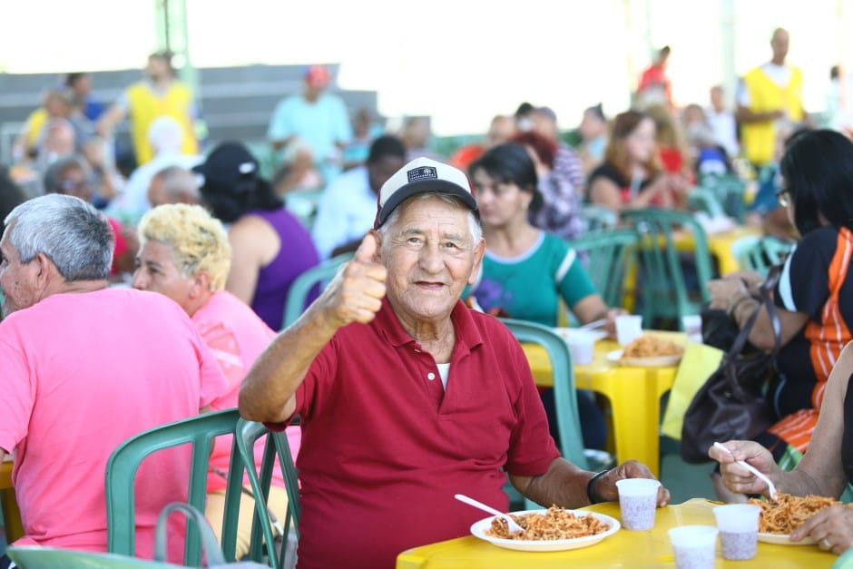 Com macarronada para 10 mil pessoas, São José celebra o Dia do Trabalhador com festa no Novo Horizonte