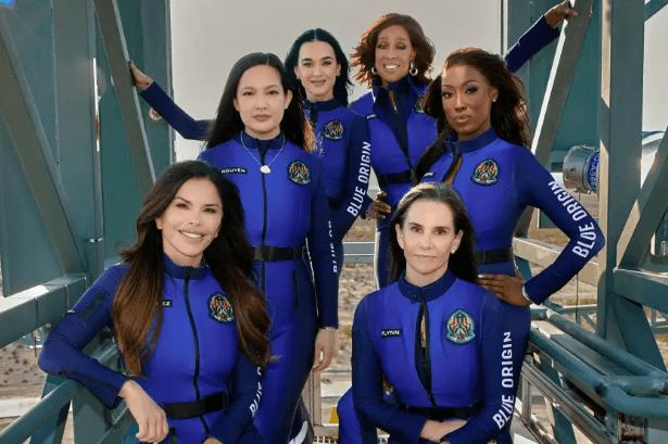 Katy Perry participa de voo espacial suborbital ao lado de outras cinco mulheres em missão da Blue Origin