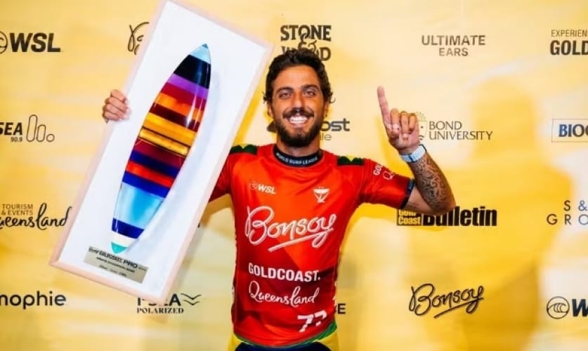 Filipe Toledo vence etapa da WSL em Gold Coast e celebra retorno às competições