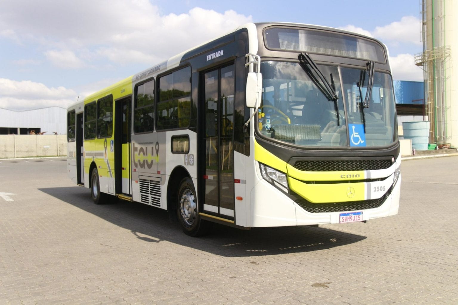 Taubaté renova frota com cinco novos ônibus mais modernos e acessíveis