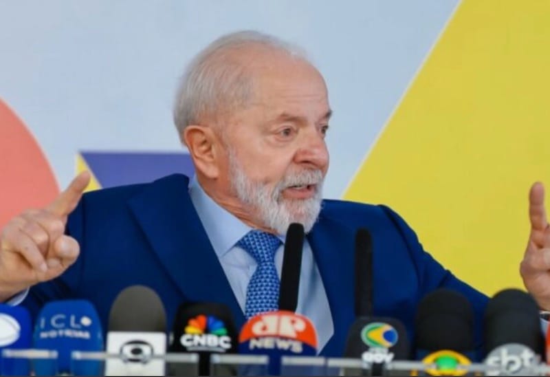 Lula sanciona lei que cria Política de Linguagem Simples e proíbe uso de linguagem neutra na administração pública