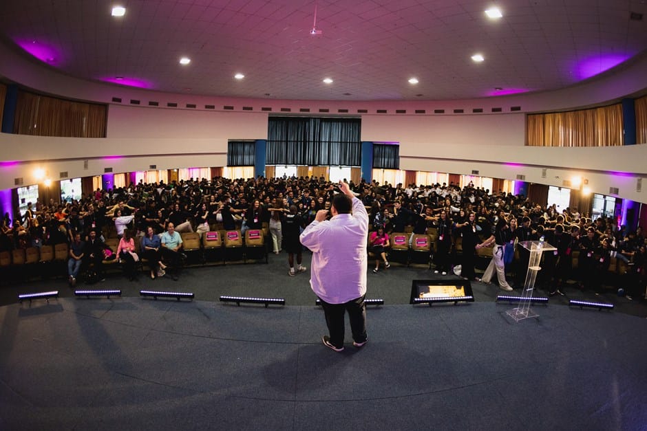 Evento reúne mais de 700 universitários no PIT em São José para discutir inovação e empreendedorismo