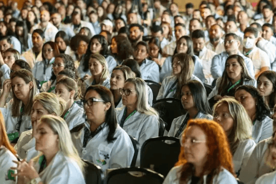 Mais Médicos abre 3.174 vagas em novo edital para atuação em áreas vulneráveis do Brasil