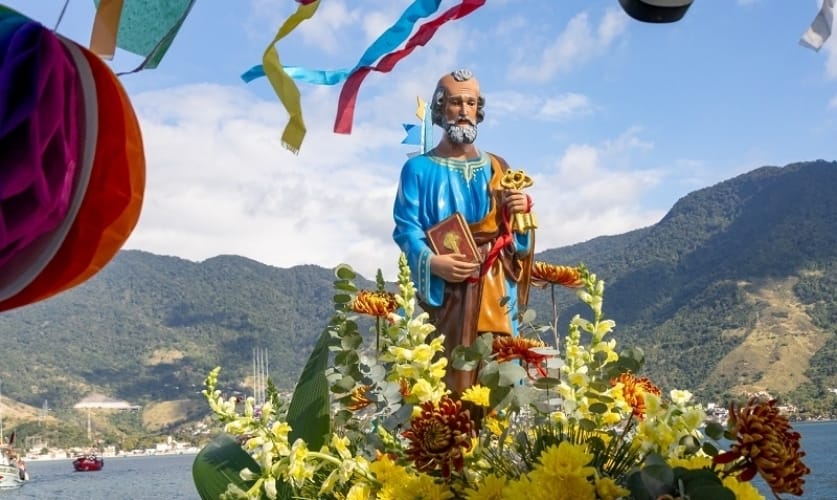 Festa de São Pedro celebra tradição dos pescadores com procissão marítima e programação para toda a família