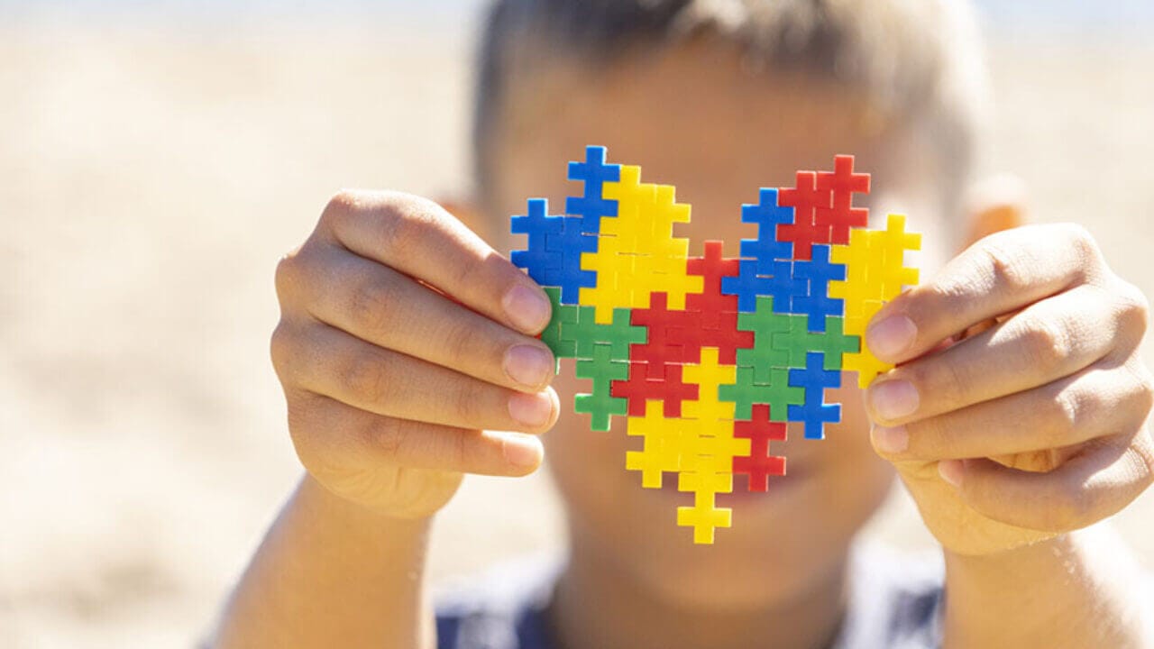 Ministério da Saúde lança linha de cuidado para detecção precoce do autismo em crianças
