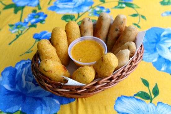 Festival do Bolinho Caipira de Jacareí terá música ao vivo, oficinas e comidas típicas