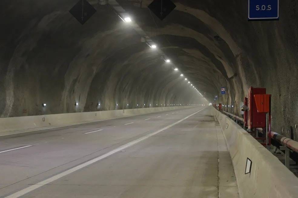 Carga especial será transportada pela Rodovia dos Tamoios na madrugada de terça para quarta-feira