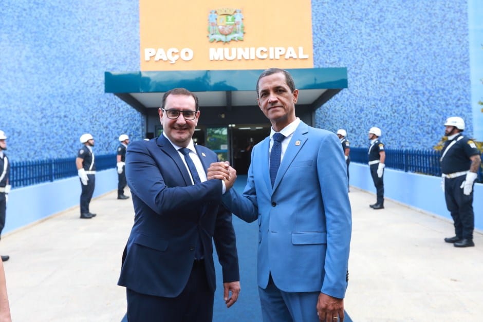 Prefeito Anderson Farias de volta ao Brasil após ataque de Israel ao Irã