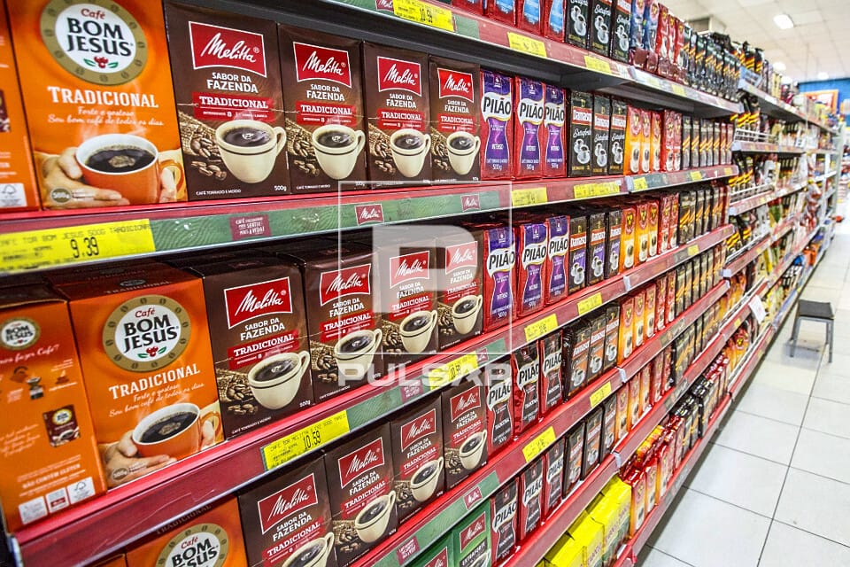 Após 16 meses de alta, preço do café começa a cair nos supermercados de SP