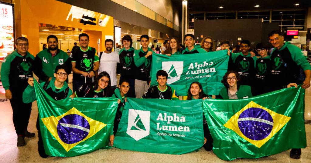 Semana Escola Avançada de Tecnologia 2025 reúne mais de 500 estudantes em imersão tecnológica no Vale do Paraíba
