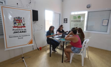 Jacareí leva programa “Cadastro Único nos Bairros” ao Parque Meia-Lua