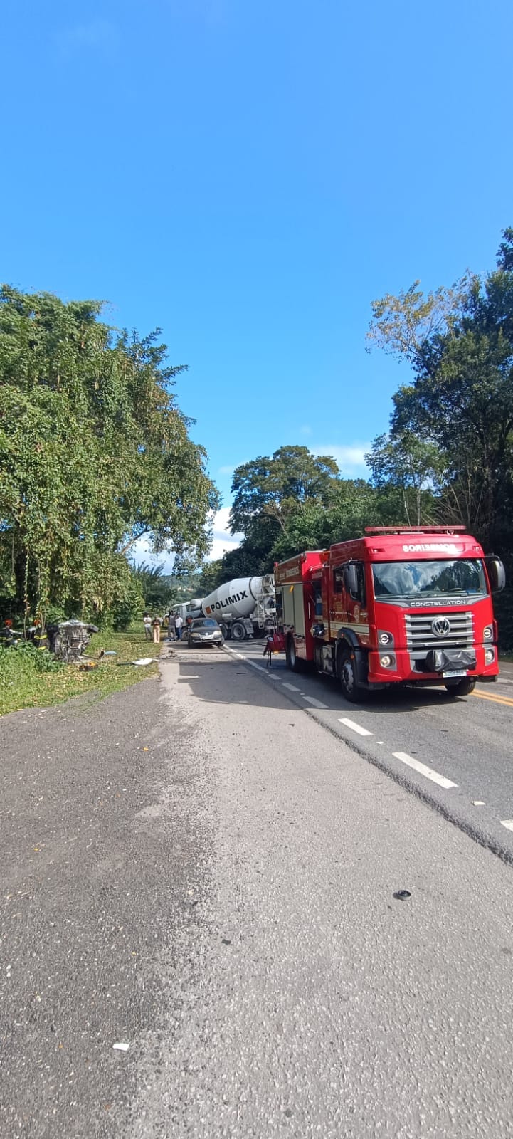 Acidente na BR-101 em Caraguatatuba nesta manhã mata uma pessoa e deixa outras duas feridas