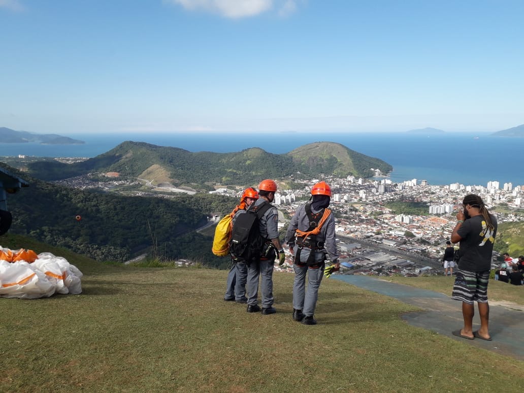 Piloto de Asa-delta morre ao saltar do Morro Santo Antonio, em Caraguatatuba