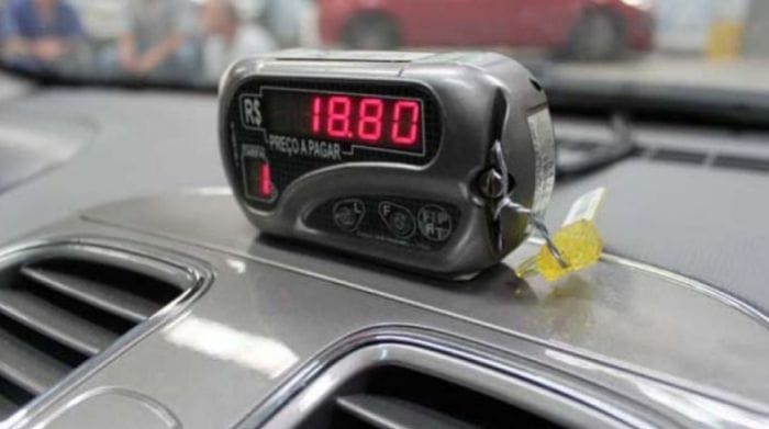 Ipem-SP faz verificação anual de taxímetros em Pindamonhangaba com nova tarifa