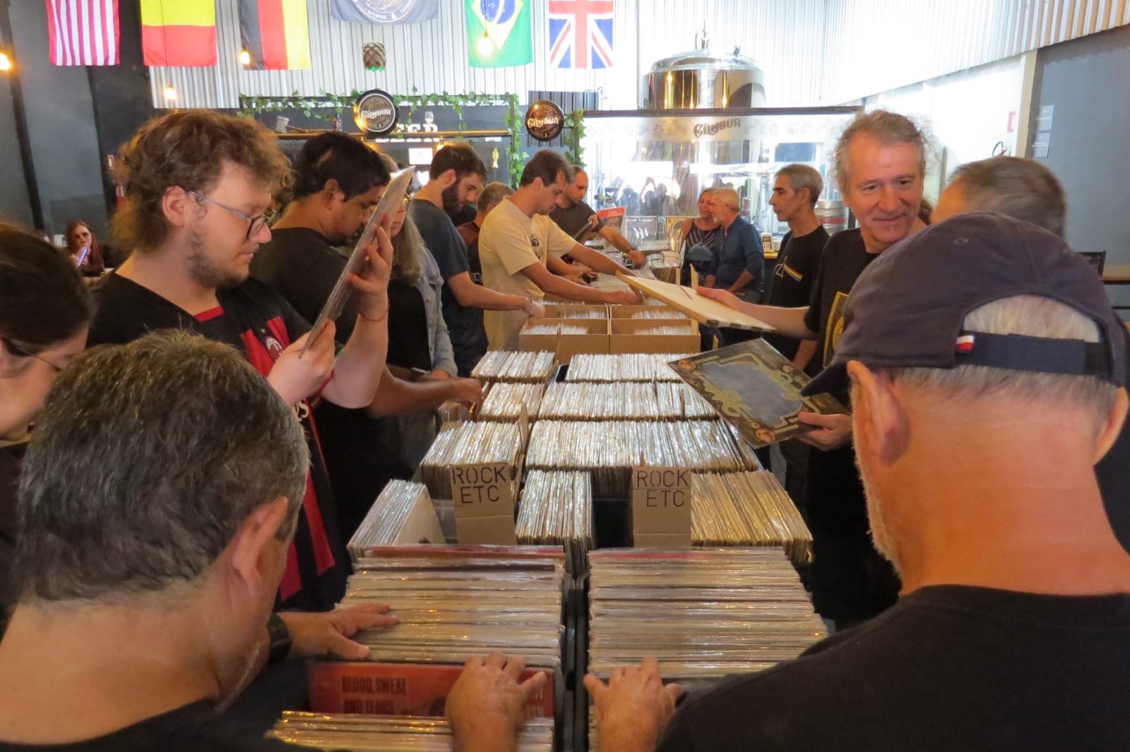 Feira de Discos leva raridades e shows gratuitos a São José dos Campos neste sábado (9)