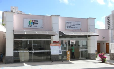 PAT de Jacareí realiza mutirão para cadastrar pessoas com deficiência e empresas interessadas em contratações