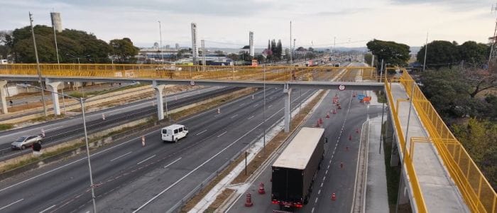 Passarelas da Via Dutra em São José dos Campos passam por obras com bloqueios temporários