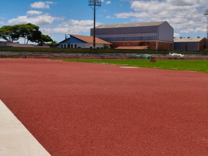 Pista de atletismo de Pindamonhangaba será certificada pela World Athletics e entra na reta final das obras