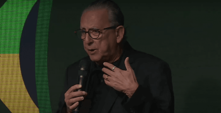 Galvão Bueno é internado em São Paulo após diagnóstico de pneumonia viral