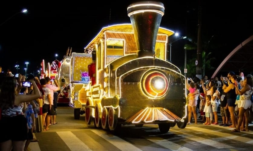 Ilhabela realiza Parada de Natal itinerante neste domingo com desfile iluminado pela cidade