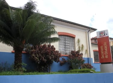 Prefeito de Jacareí troca comando da Secretaria de Educação