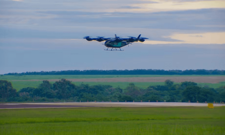 Protótipo de ‘carro voador’ da Eve Air Mobility realiza primeiro voo
