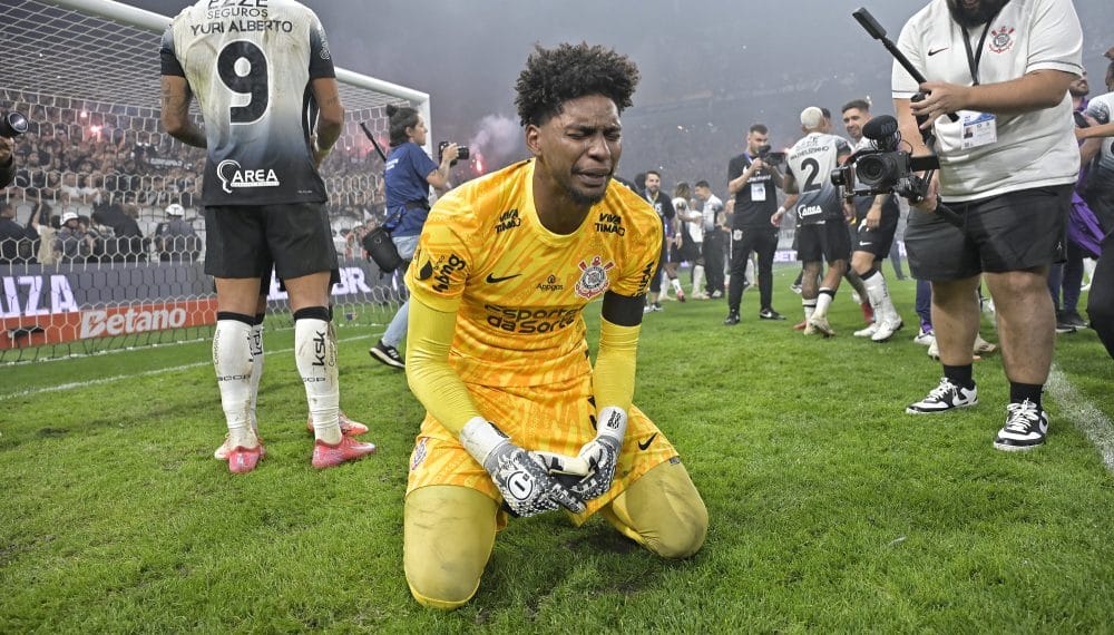 Corinthians vence Cruzeiro nos pênaltis e garante vaga na final da Copa do Brasil