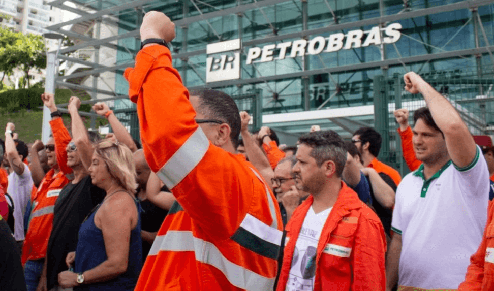 Petroleiros aprovam greve nacional a partir de segunda-feira após rejeitarem proposta da Petrobras